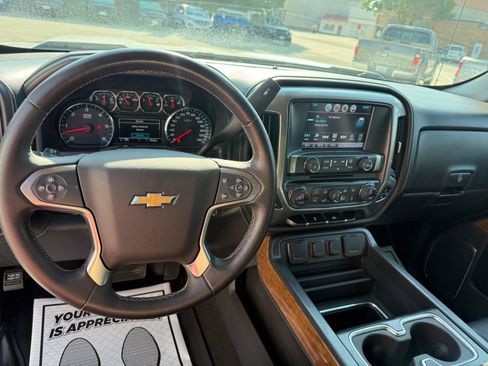 Used 2018 Chevrolet Silverado 1500 LTZ AWD/4WD image 11