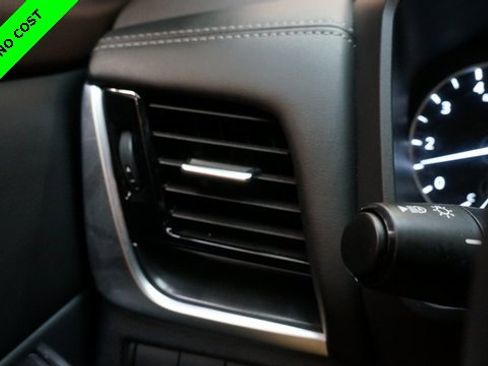 Used 2022 Nissan Rogue SV w/ SV Premium Package image 25