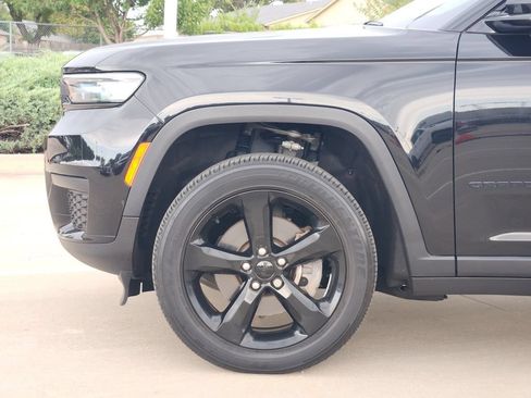 Used 2023 Jeep Grand Cherokee L Laredo AWD/4WD image 9