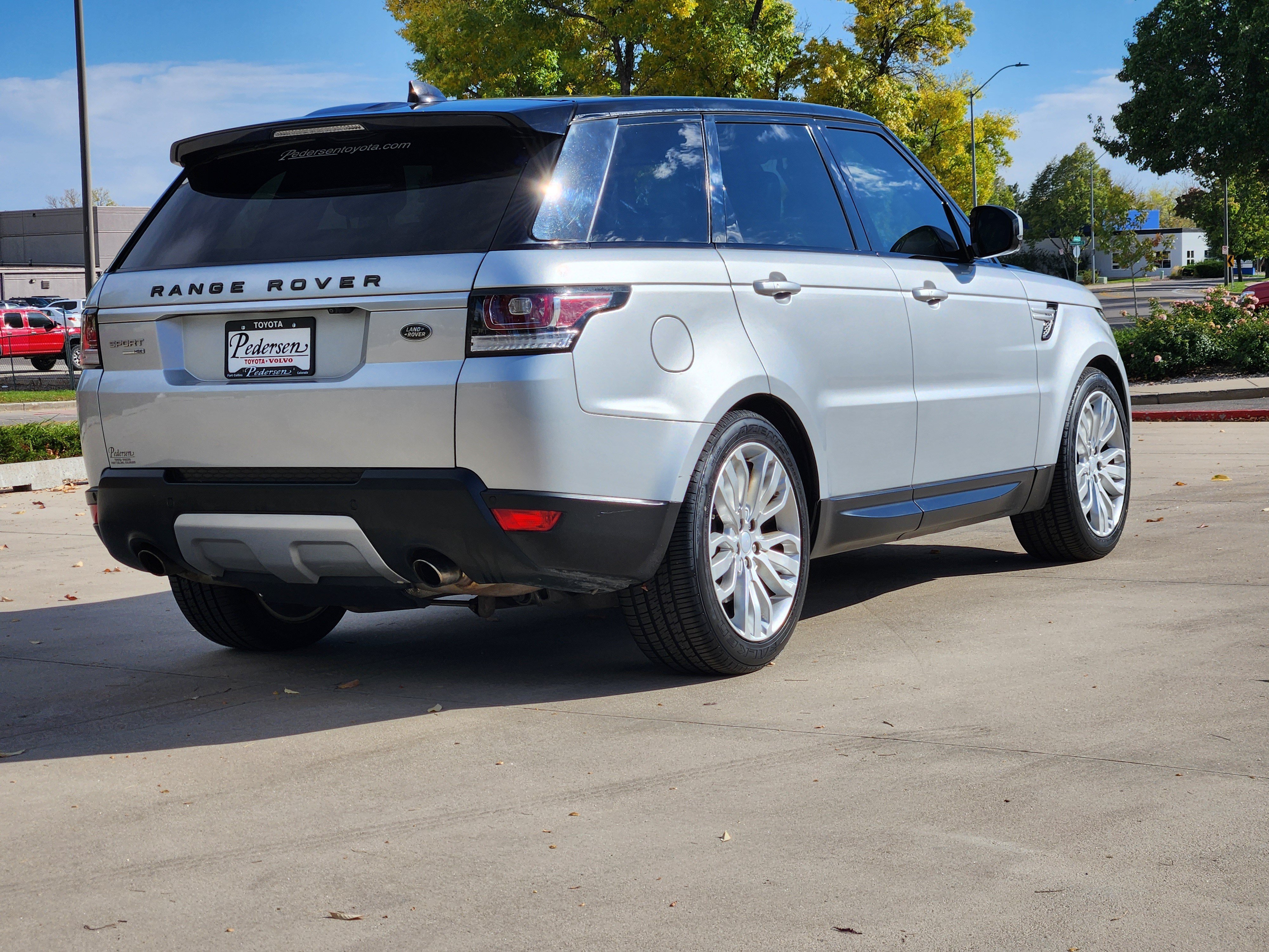 Used 2017 Land Rover Range Rover Sport HSE AWD/4WD image 2