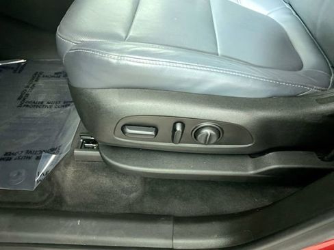 Used 2020 Chevrolet Traverse Premier image 22