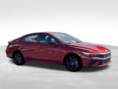 Used 2026 Hyundai Elantra Sport FWD image 12