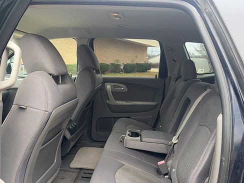 Used 2010 Chevrolet Traverse LS image 12