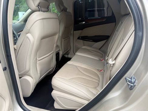 Used 2017 Lincoln MKC Select w/ Select Plus Package FWD image 14