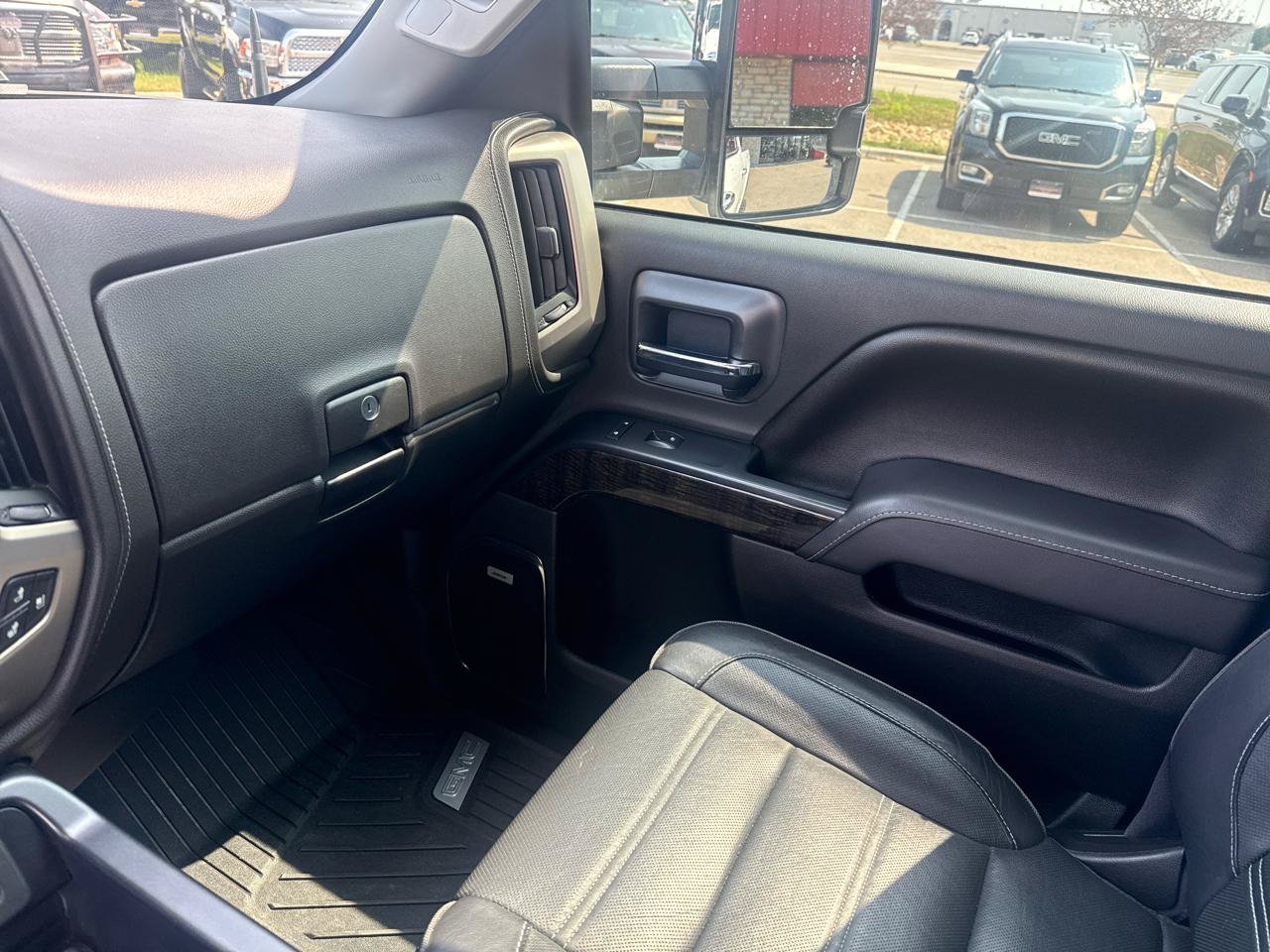 Used 2016 GMC Sierra 2500 Denali w/ Duramax Plus Package AWD/4WD image 20