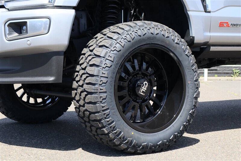 Used 2023 Ford F350 Platinum w/ FX4 Off-Road Package AWD/4WD image 13