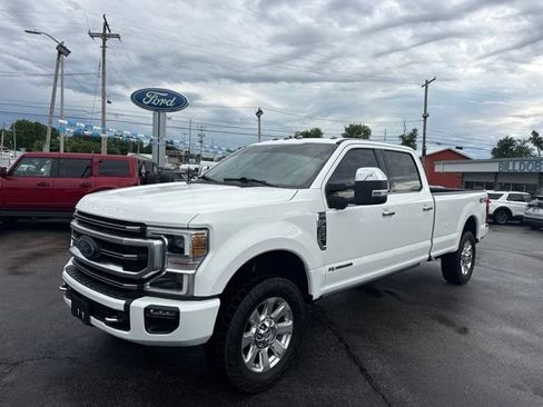 Used 2022 Ford F350 Platinum AWD/4WD image 2