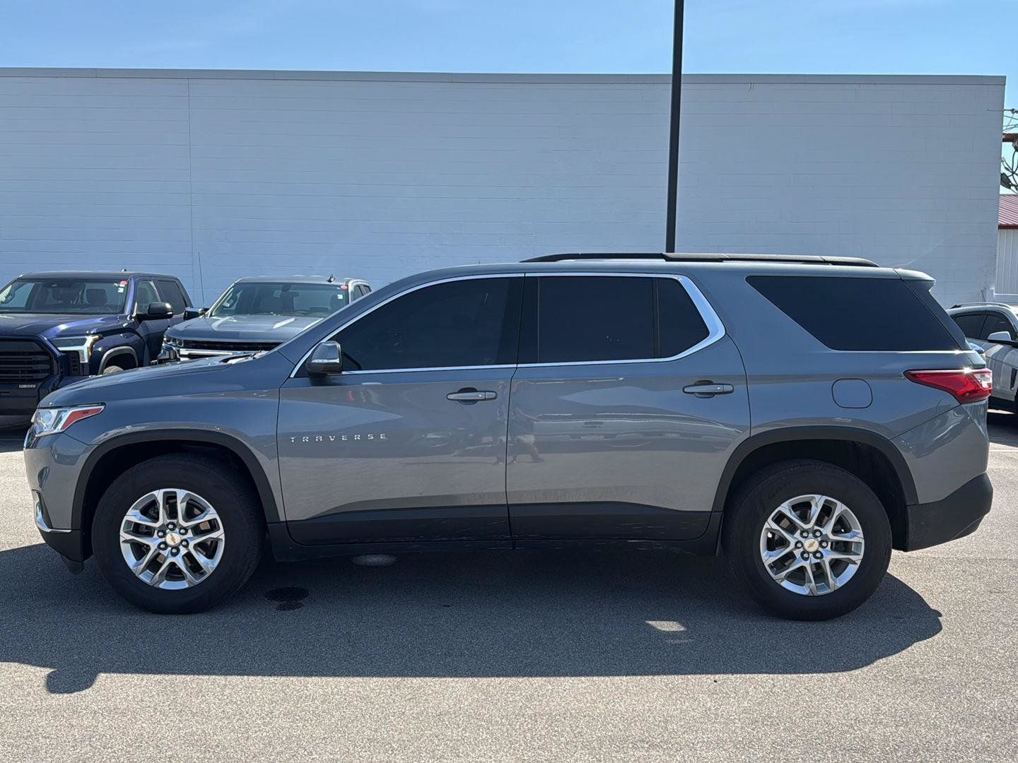 Used 2021 Chevrolet Traverse LT FWD image 5