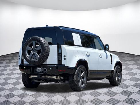 New 2026 Land Rover Defender 110 X-Dynamic SE AWD/4WD image 8