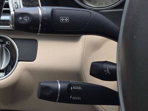 Used 2015 Mercedes-Benz E 400 Sedan image 11