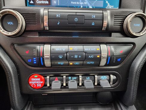 Used 2016 Ford Mustang Shelby GT350 w/ Technology Package RWD image 16