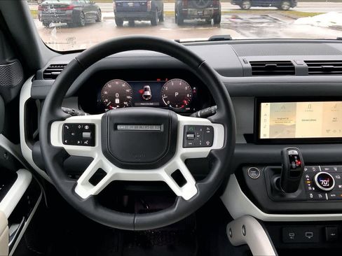 Certified 2024 Land Rover Defender 110 SE image 5