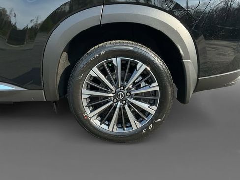 New 2026 Nissan Pathfinder Platinum image 16