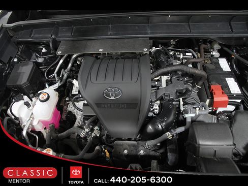 Certified 2024 Toyota Highlander Limited AWD/4WD image 22