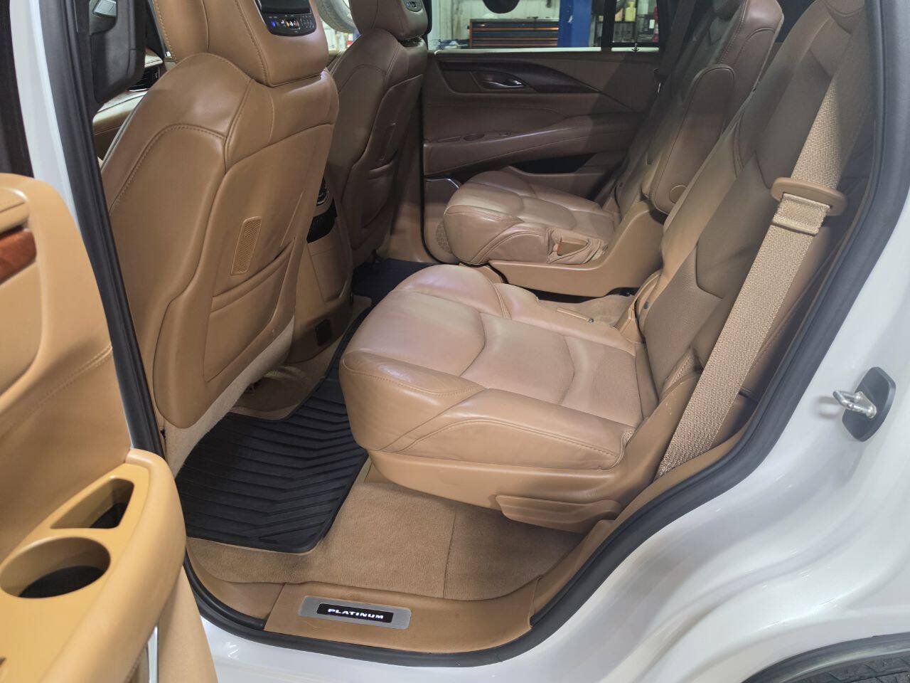 Used 2017 Cadillac Escalade Platinum AWD/4WD image 25