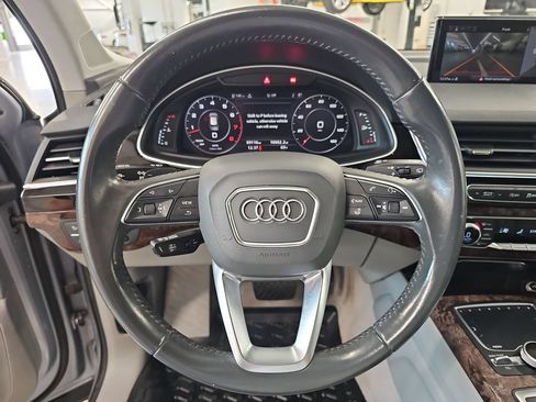 Used 2019 Audi Q7 3.0T Premium Plus AWD/4WD image 16