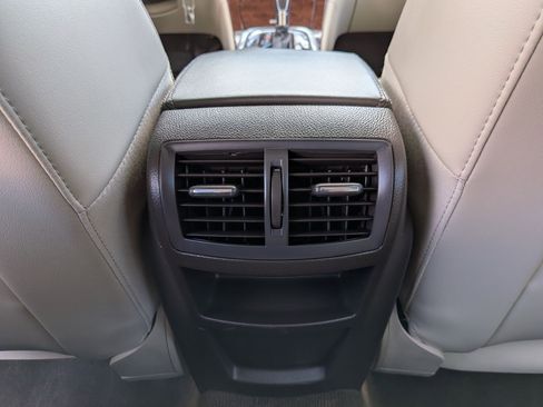 Certified 2017 Buick Regal Sport Touring FWD image 21