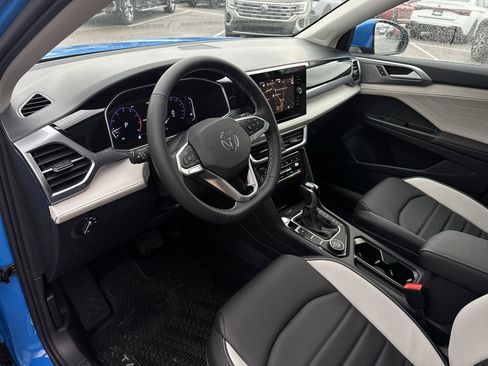 New 2026 Volkswagen Taos SEL image 10