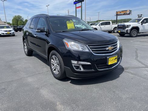 Used 2017 Chevrolet Traverse LT AWD/4WD image 2