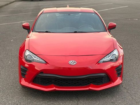 Used 2017 Toyota 86 RWD image 3