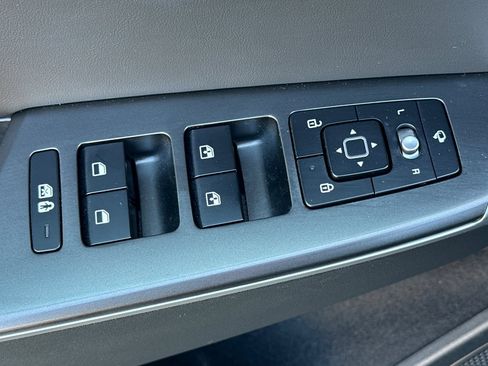 Used 2024 Kia EV6 Light image 12