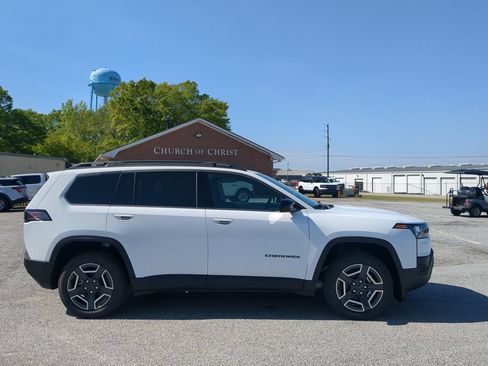 New 2026 Jeep Cherokee Laredo AWD/4WD image 3