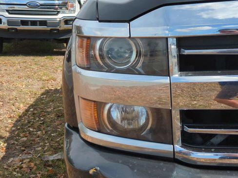 Used 2019 Chevrolet Silverado 3500 High Country w/ Duramax Plus Package AWD/4WD image 9