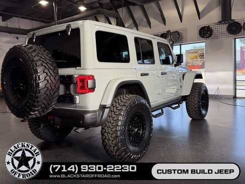 Used 2024 Jeep Wrangler Unlimited Rubicon 4xe AWD/4WD image 32