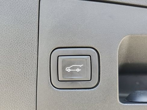 Certified 2023 Cadillac XT4 Premium Luxury FWD image 11