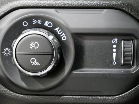 Used 2023 Jeep Gladiator Overland image 17