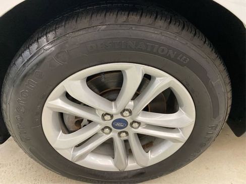 Used 2020 Ford Edge SEL image 19