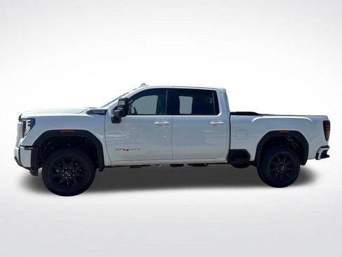 Used 2025 GMC Sierra 2500 AT4 AWD/4WD image 2