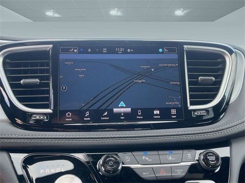 New 2026 Chrysler Pacifica Limited image 24