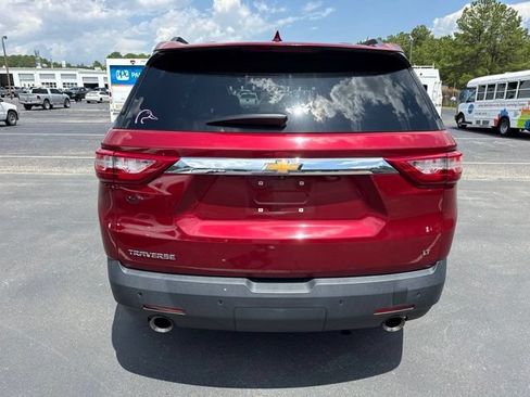 Used 2020 Chevrolet Traverse LT FWD image 4