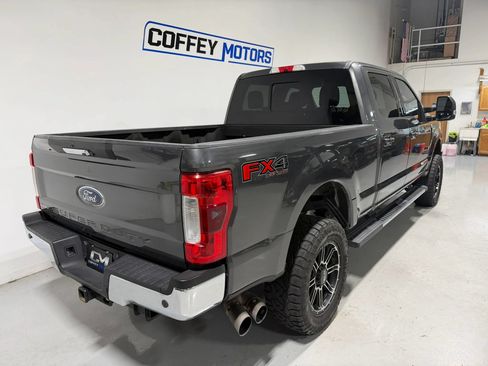 Used 2017 Ford F250 Lariat w/ Lariat Value Package AWD/4WD image 6