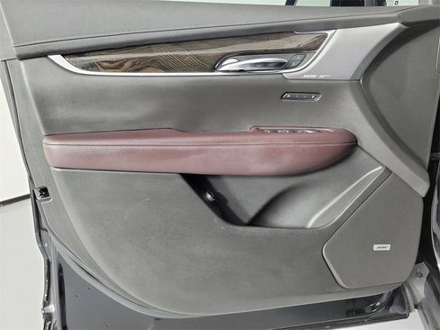 Used 2021 Cadillac XT6 Premium Luxury image 19