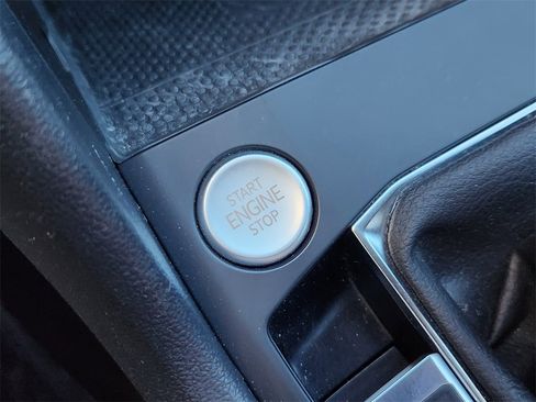 Used 2022 Volkswagen Taos SE image 15