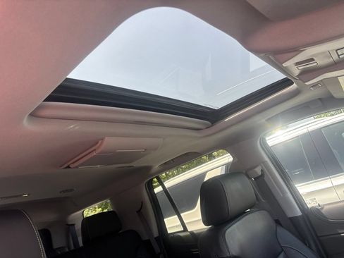 Used 2019 Chevrolet Tahoe Premier AWD/4WD image 8