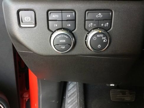 New 2026 GMC Sierra 1500 SLE image 40