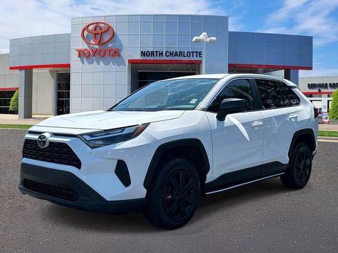 Used 2024 Toyota RAV4 LE FWD image 4