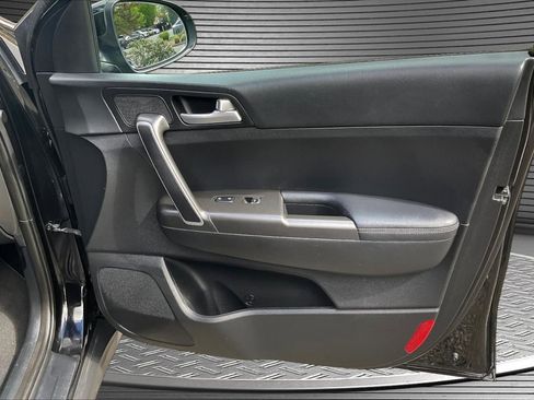 Used 2020 Kia Sportage LX image 26