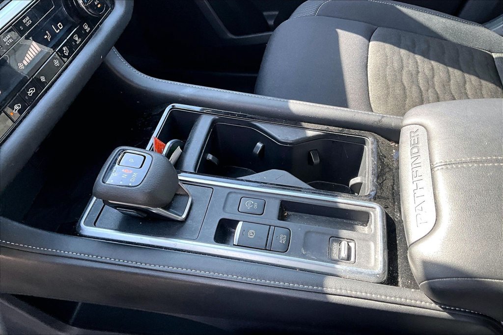 Used 2025 Nissan Pathfinder SV FWD image 15