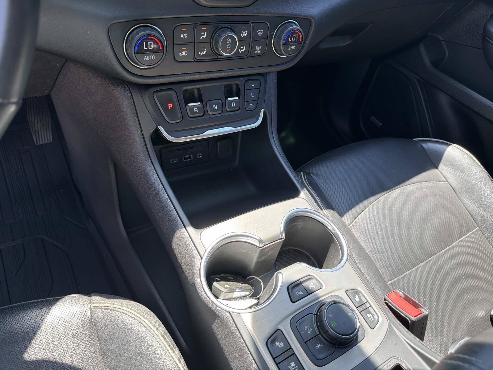 Used 2020 GMC Terrain Denali w/ Denali Premium Package FWD image 31