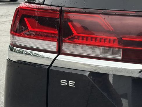 Used 2024 Volkswagen Atlas SE AWD/4WD image 5
