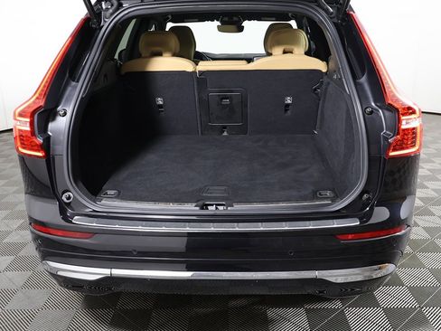 Used 2022 Volvo XC60 B6 Inscription w/ Climate Package image 19