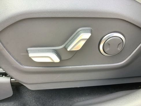 Certified 2025 Hyundai Santa Fe SEL image 18