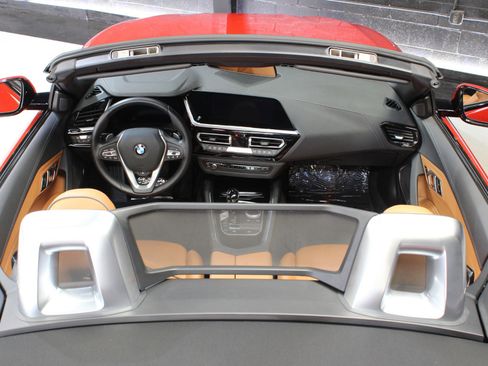 Used 2022 BMW Z4 sDrive30i w/ Driving Assistance Package image 30