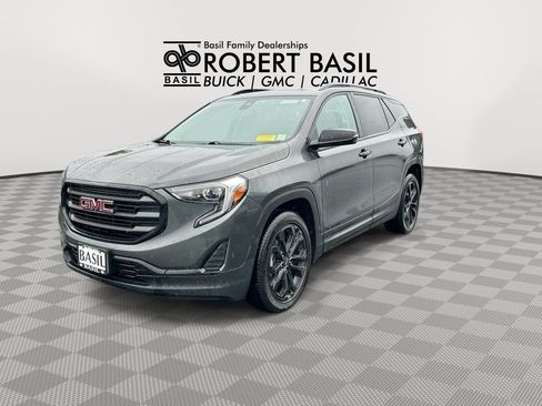 Used 2020 GMC Terrain SLE w/ Driver Convenience Package AWD/4WD image 4