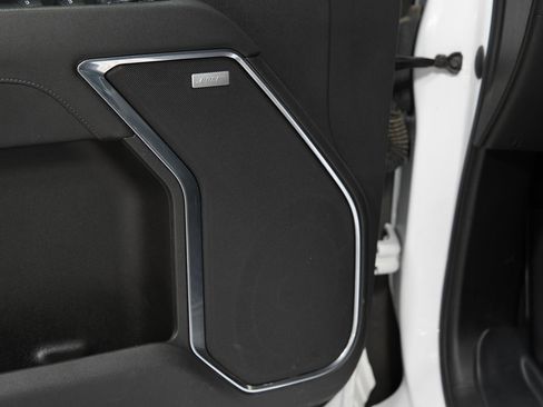 Used 2024 GMC Sierra 2500 SLT w/ SLT Convenience Package image 24