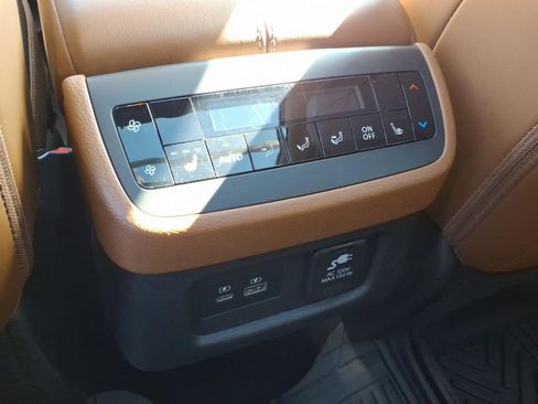 Certified 2023 Nissan Pathfinder Platinum AWD/4WD image 16